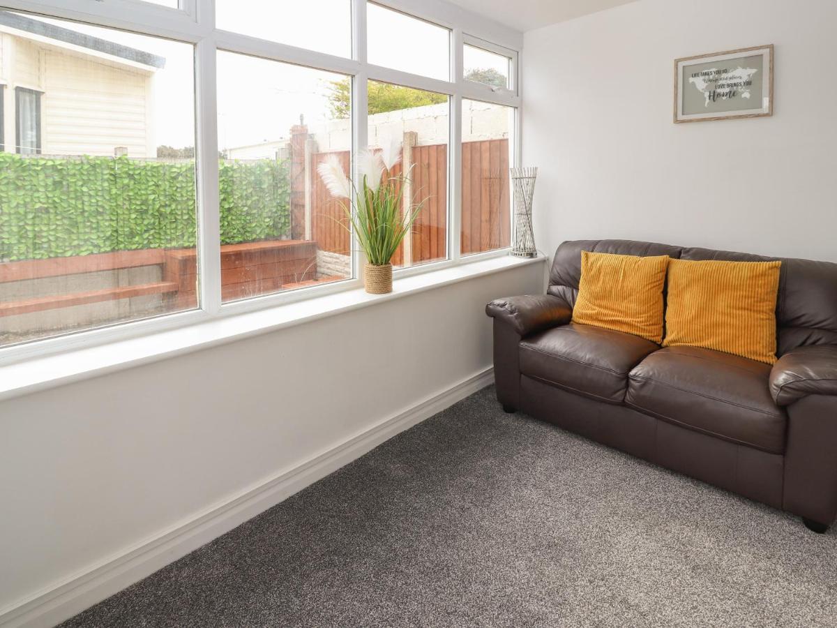 Ty Haf Summerhouse Prestatyn Exterior photo
